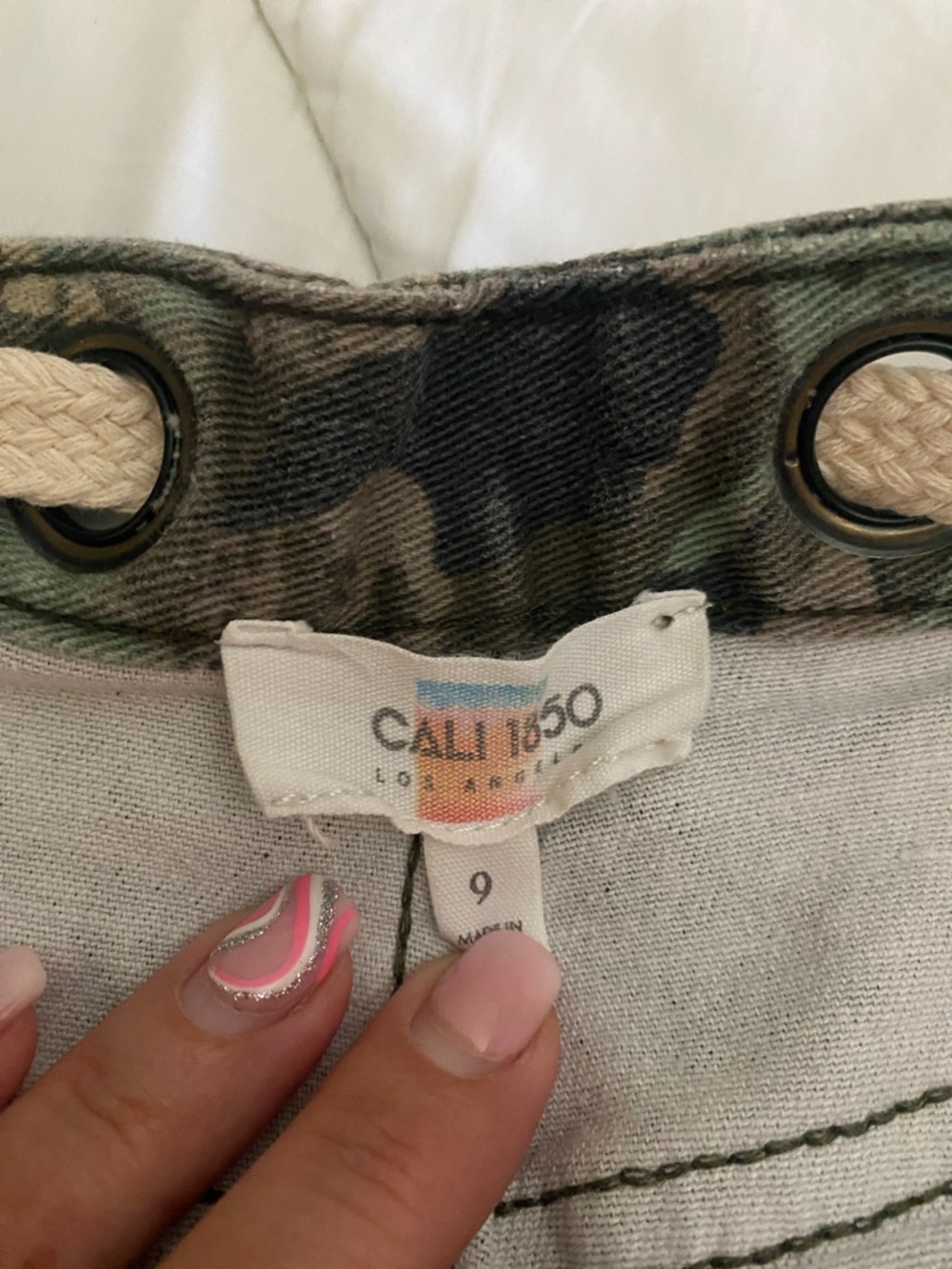 New without tags Cali 1850 Camo Print Rope-Waist Women's Jean Shorts - Green - Picture 2 of 5